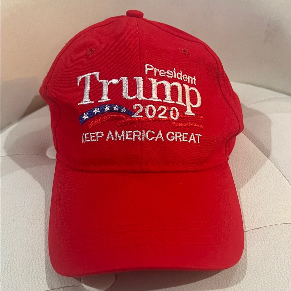 Red Trump 2020 Baseball Cap